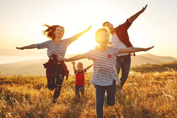 83 Funny Family Quotes: Relatable and Hilarious Humor
