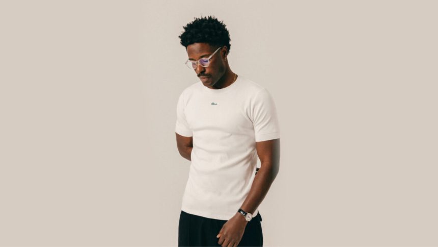 How to Choose the Perfect White T-Shirt for Your Wardrobe