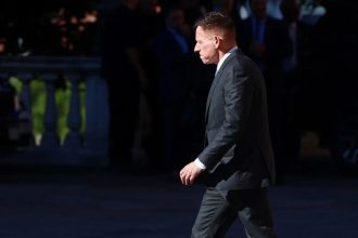 Billionaire Peter Thiel buys 1% stake in Argentine Vaca Muerta oil firm, filing shows