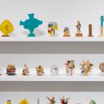 Damien Hoar de Galvan Puzzles Scraps of Reclaimed Wood for a Daily Sculpture Project — Colossal