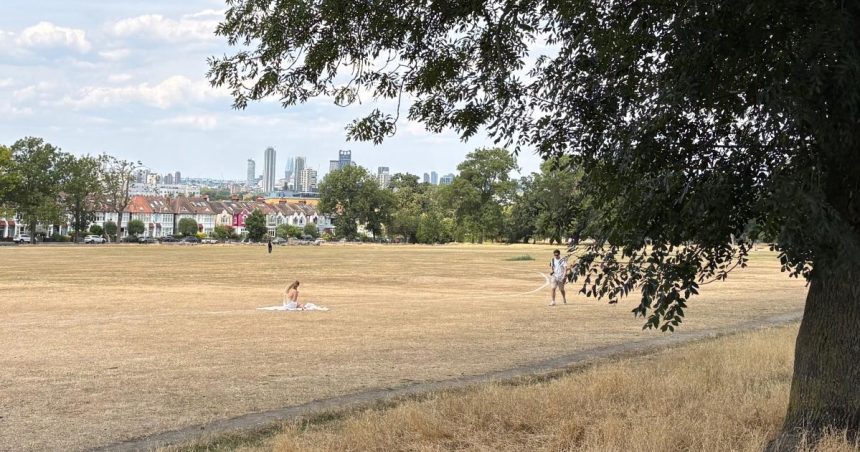 Heat ‘not fit for humans’ hits Britain