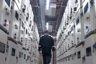 Heatwaves intensify data centre crisis
