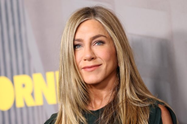 Jennifer Aniston’s Trendy Cargo Pants Style Is on Amazon