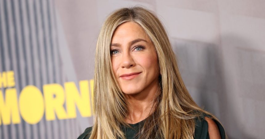 Jennifer Aniston’s Trendy Cargo Pants Style Is on Amazon