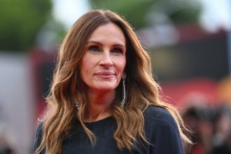 Julia Roberts’ Ballerina Slipper Style Is on Amazon — Only 