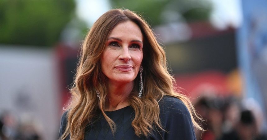 Julia Roberts’ Ballerina Slipper Style Is on Amazon — Only 