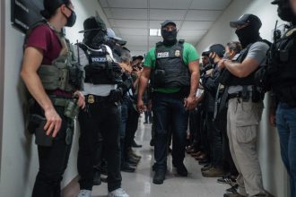 New York can’t ban federal agents from wearing face coverings, judge rules