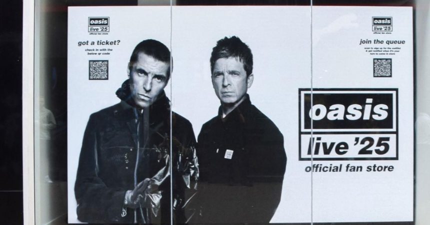 Oasis Planning to Bury Drummer Feud for Hall of Fame Reunion