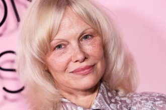 Pamela Anderson Is ‘Snubbed by Producers Of New ‘Baywatch’ Reboot’