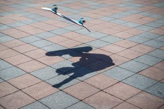 The Winners of the 2026 Pure Street Photography Awards Invoke Happenstance and Commotion — Colossal