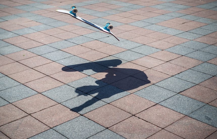 The Winners of the 2026 Pure Street Photography Awards Invoke Happenstance and Commotion — Colossal