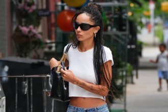 Zoe Kravitz Made This Once-Dated Jeans Trend Cool for Fall 2026